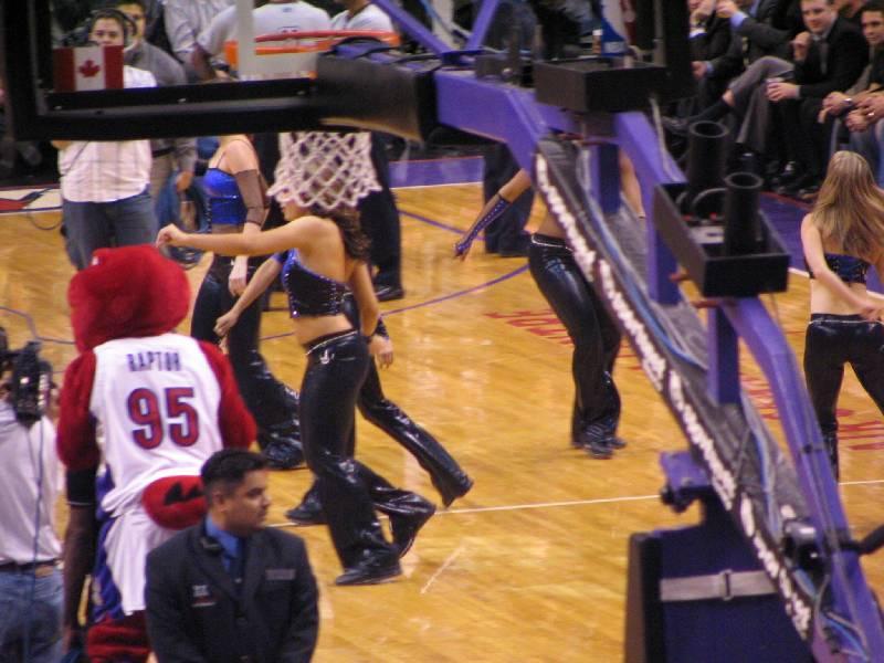 Raptors - 02.04.2005 212.jpg